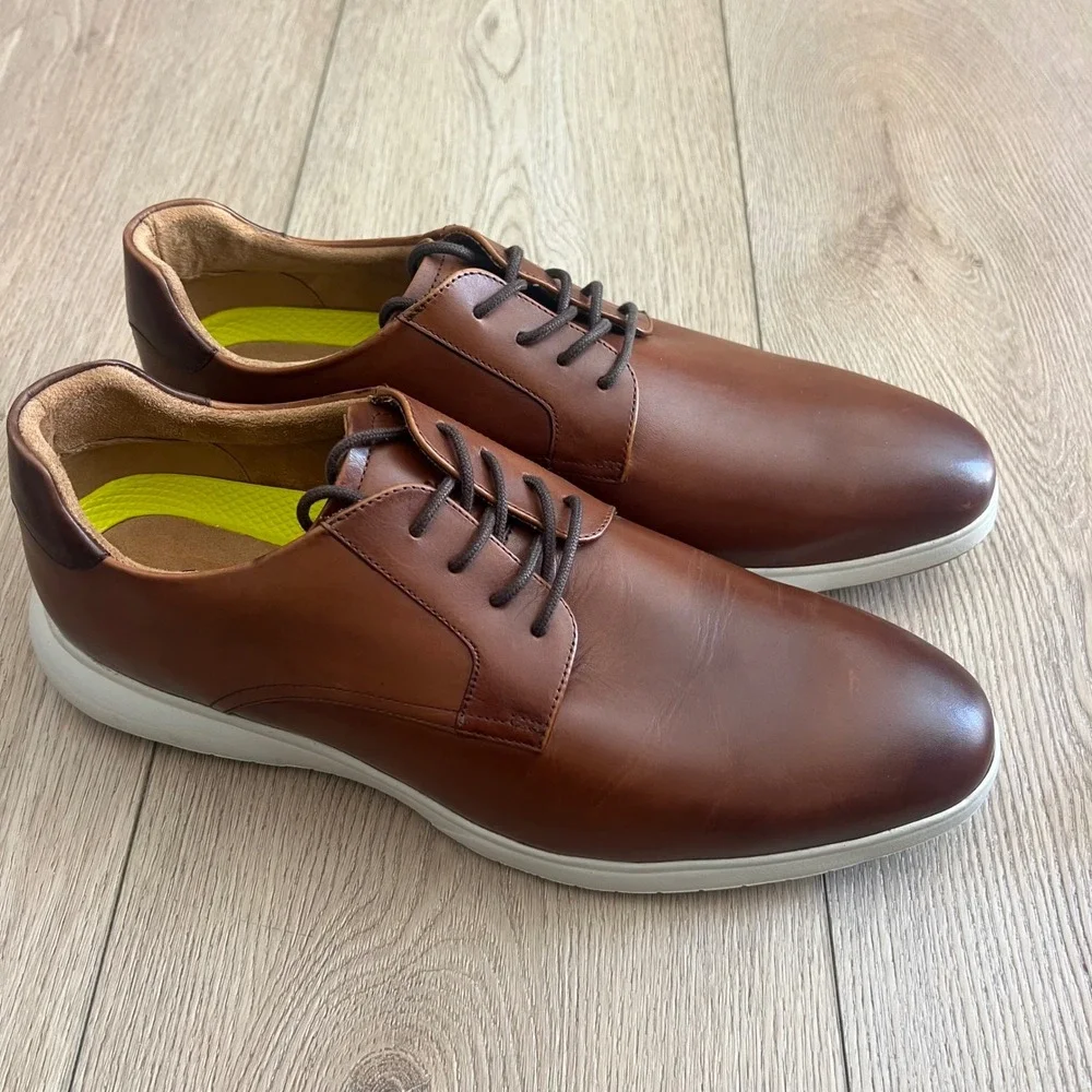 FLORSHEIM NWOB DASH PLAIN TOE OXFORD SNEAKER SHOE COGNAC. SIZE 12M